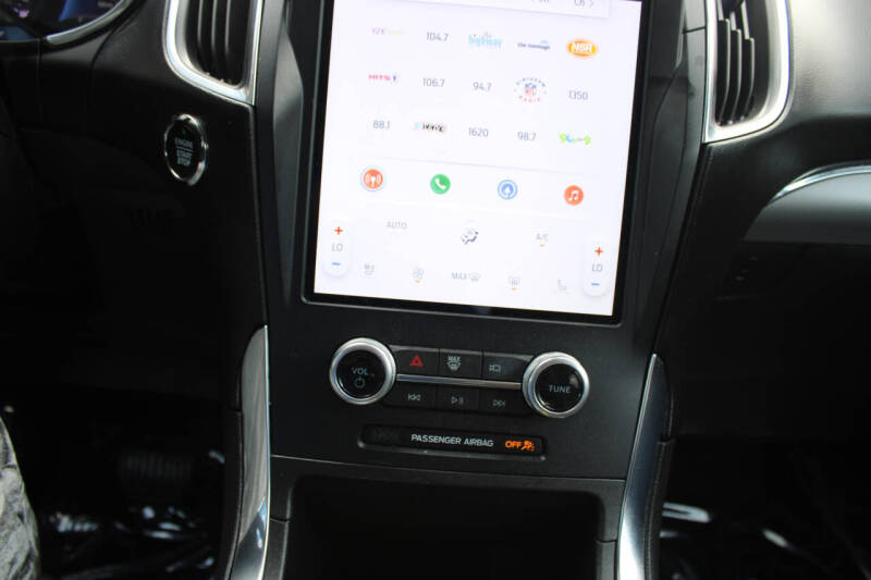 2021 Ford Edge Titanium