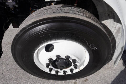 2018 Freightliner M2 106