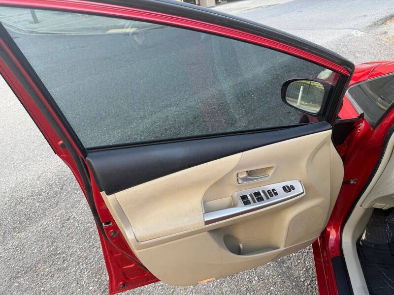 2012 Toyota Prius v