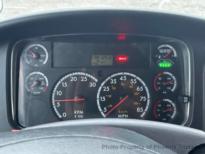 2015 Freightliner M2 106
