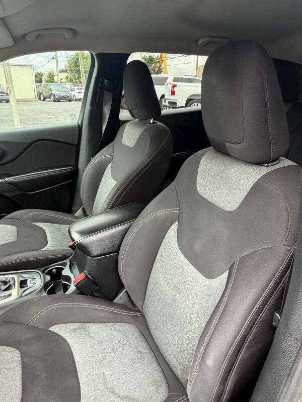 2015 Jeep Cherokee Sport