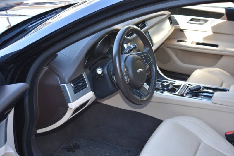 2017 Jaguar XF 20d Premium