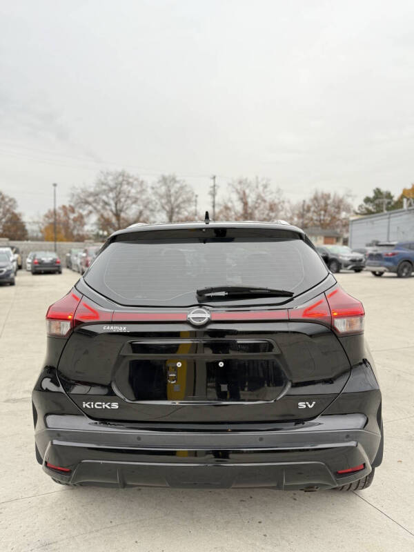 2022 Nissan Kicks SV
