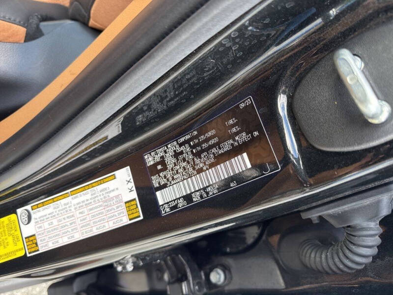 2023 Lexus RZ 450e Luxury