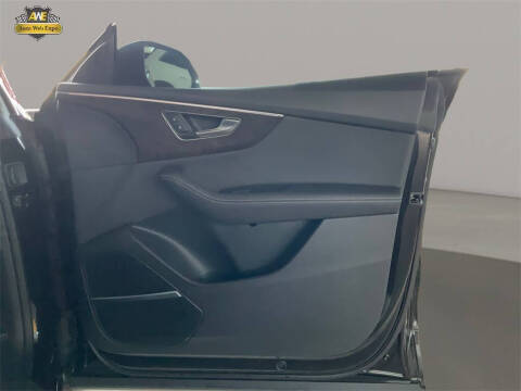 2023 Audi Q8 quattro Prestige 55 TFSI