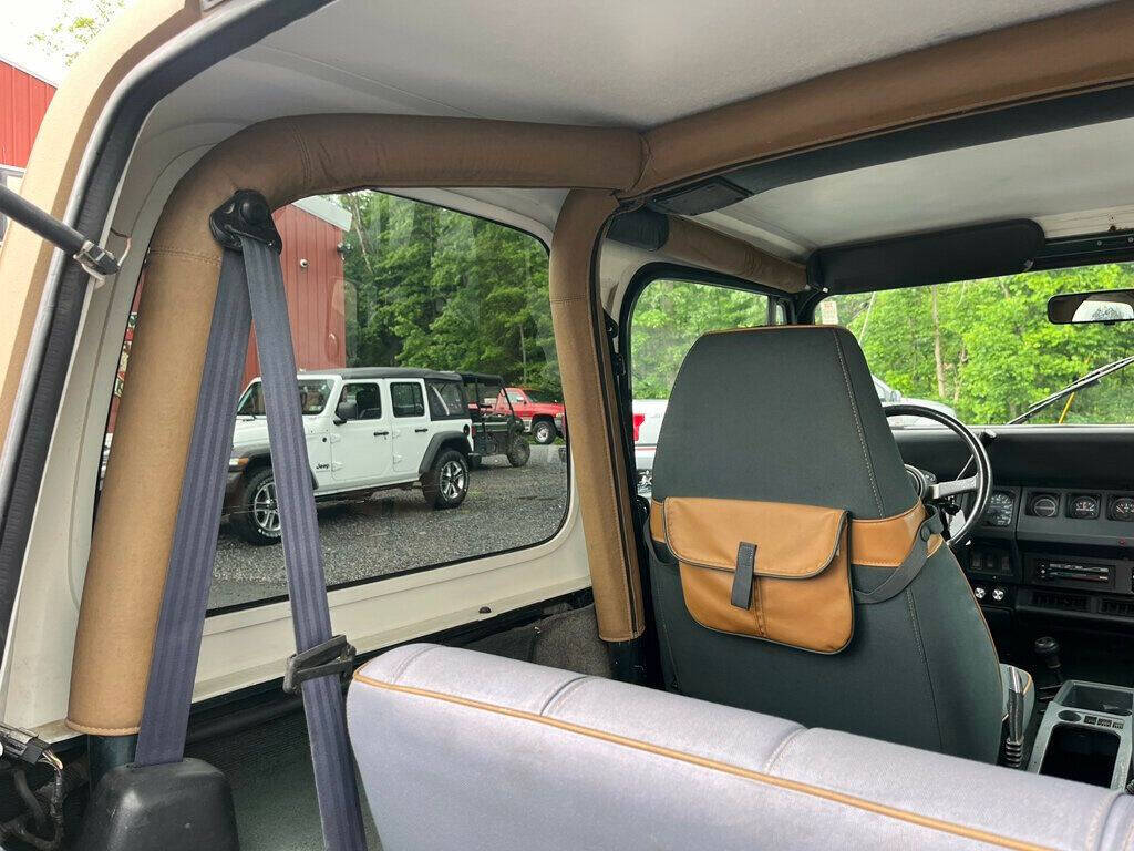 1994 Jeep Wrangler 17