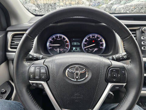 2016 Toyota Highlander LE Plus