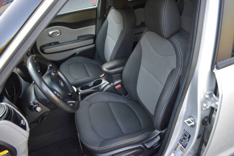 2017 Kia Soul +
