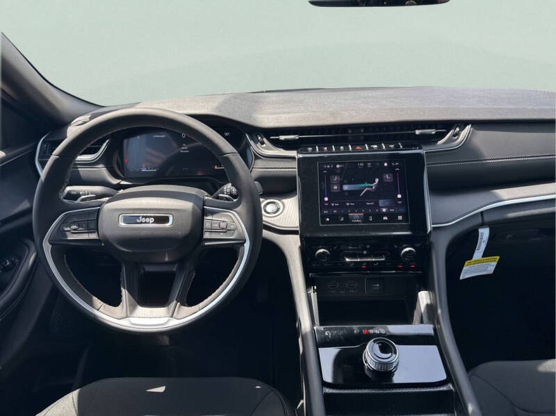 2026 Jeep Grand Cherokee Laredo X