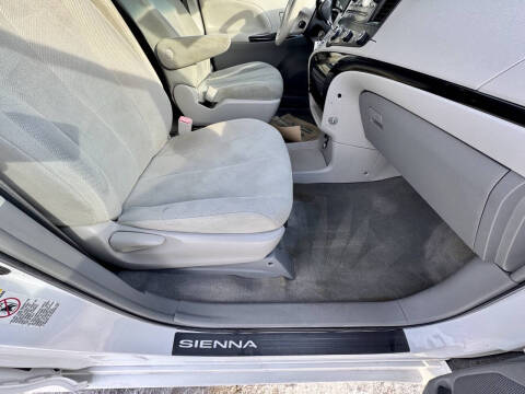 2014 Toyota Sienna L 7-Passenger