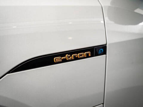 2021 Audi e-tron quattro Premium