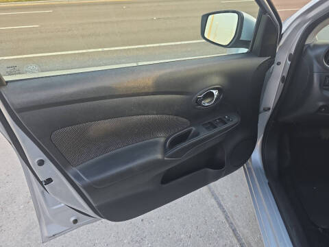 2016 Nissan Versa 1.6 S Plus