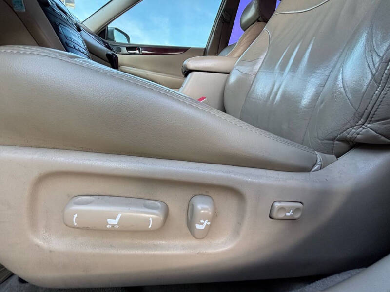2004 Lexus ES 330