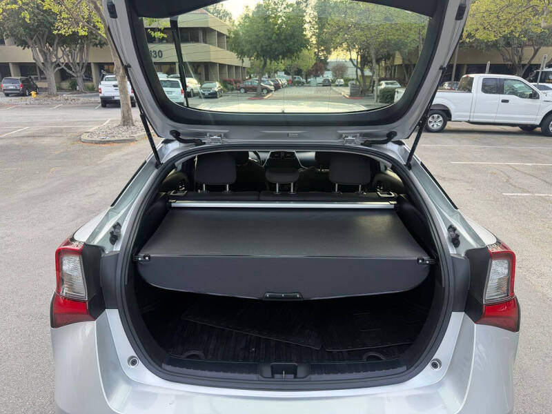 2019 Toyota Prius L Eco