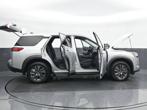 2024 Nissan Pathfinder S