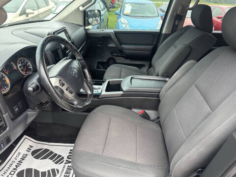 2013 Nissan Titan SV