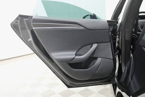 2023 Tesla Model S Plaid