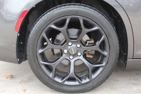 2019 Chrysler 300 Touring