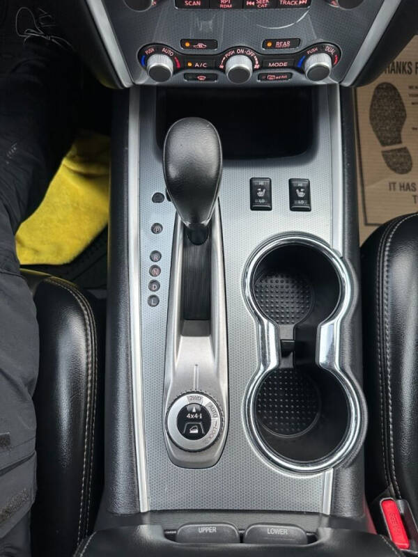 2017 Nissan Pathfinder SL