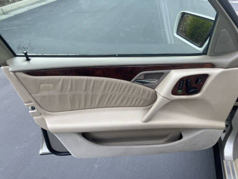 1998 Mercedes-Benz E-Class E 320