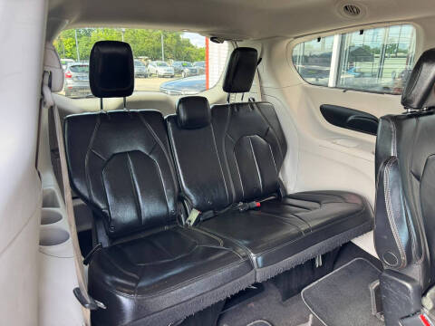 2017 Chrysler Pacifica Touring Plus