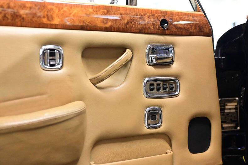 1972 Rolls-Royce SILVER CLOUD LWB