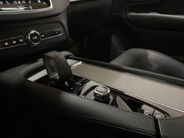 2025 Volvo XC90 B5 Core Bright Theme