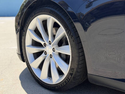 2013 Tesla Model S Performance