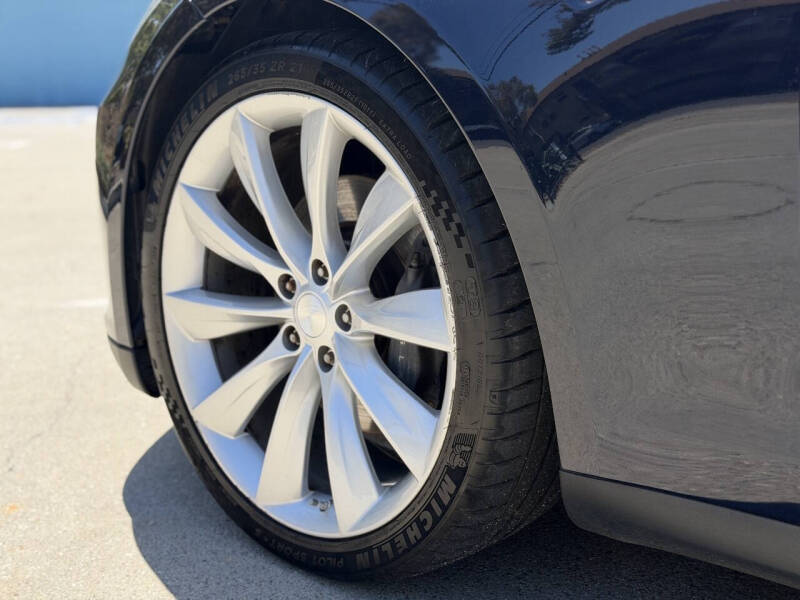 2013 Tesla Model S Performance