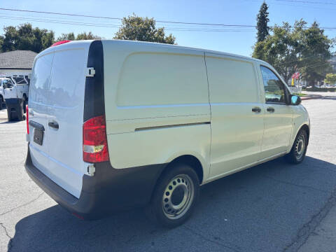 2017 Mercedes-Benz Metris Worker Cargo