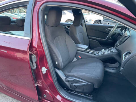 2016 Chrysler 200 Limited