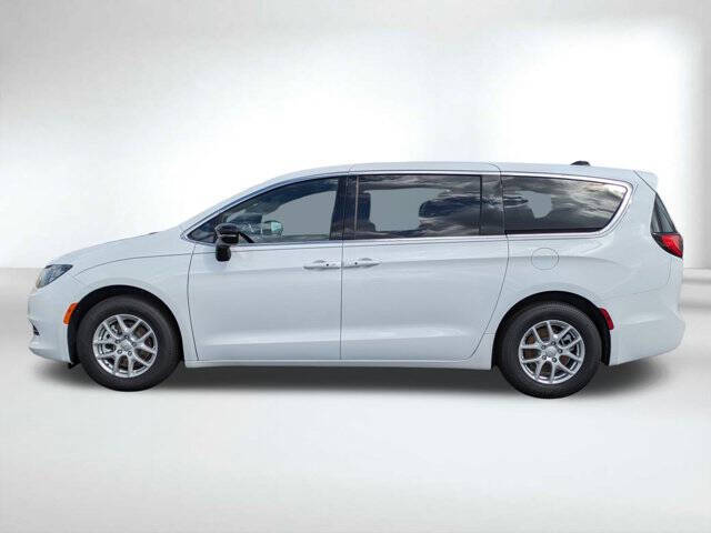 2026 Chrysler Voyager LX