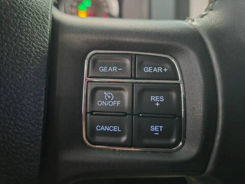 2017 RAM 1500 SLT