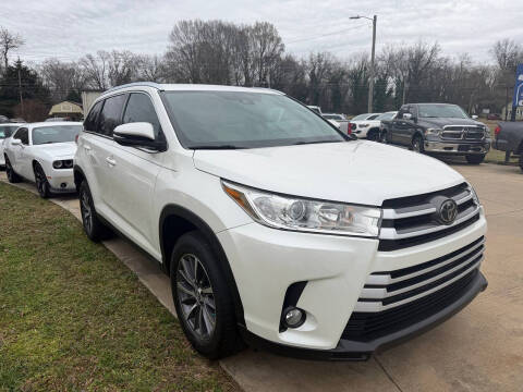 2019 Toyota Highlander SE