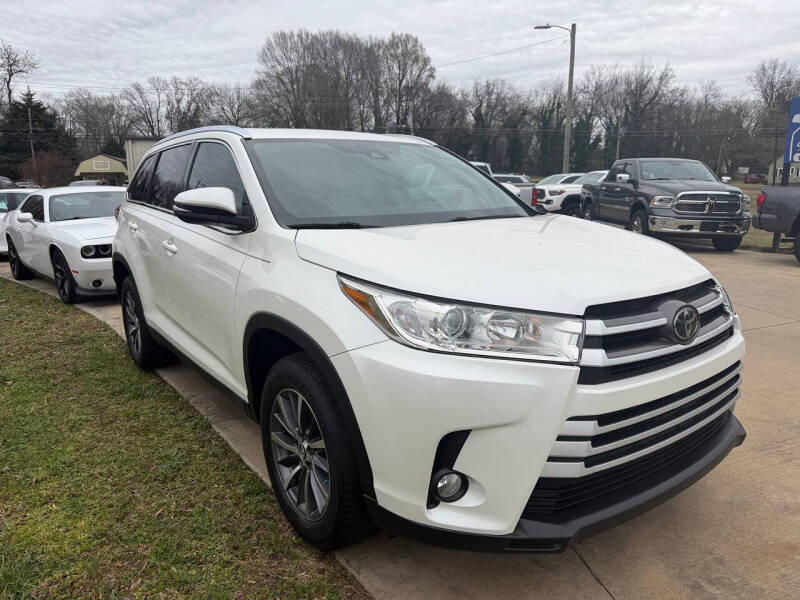 2019 Toyota Highlander SE