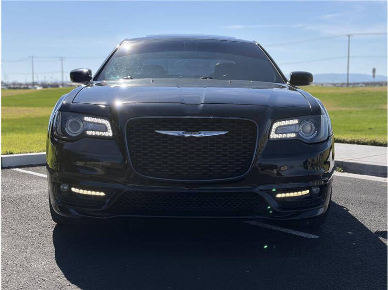 2018 Chrysler 300 S