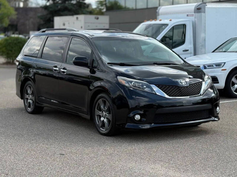 2017 Toyota Sienna SE 8-Passenger