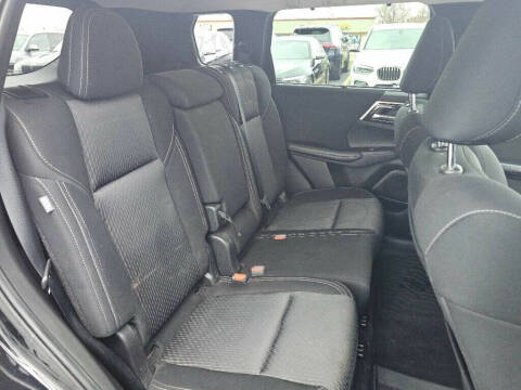 2022 Mitsubishi Outlander ES