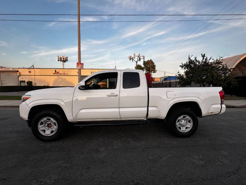 2017 Toyota Tacoma SR