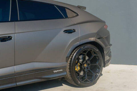2024 Lamborghini Urus Performante