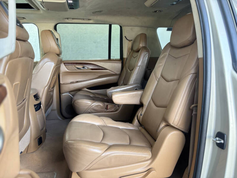 2016 Cadillac Escalade ESV Platinum