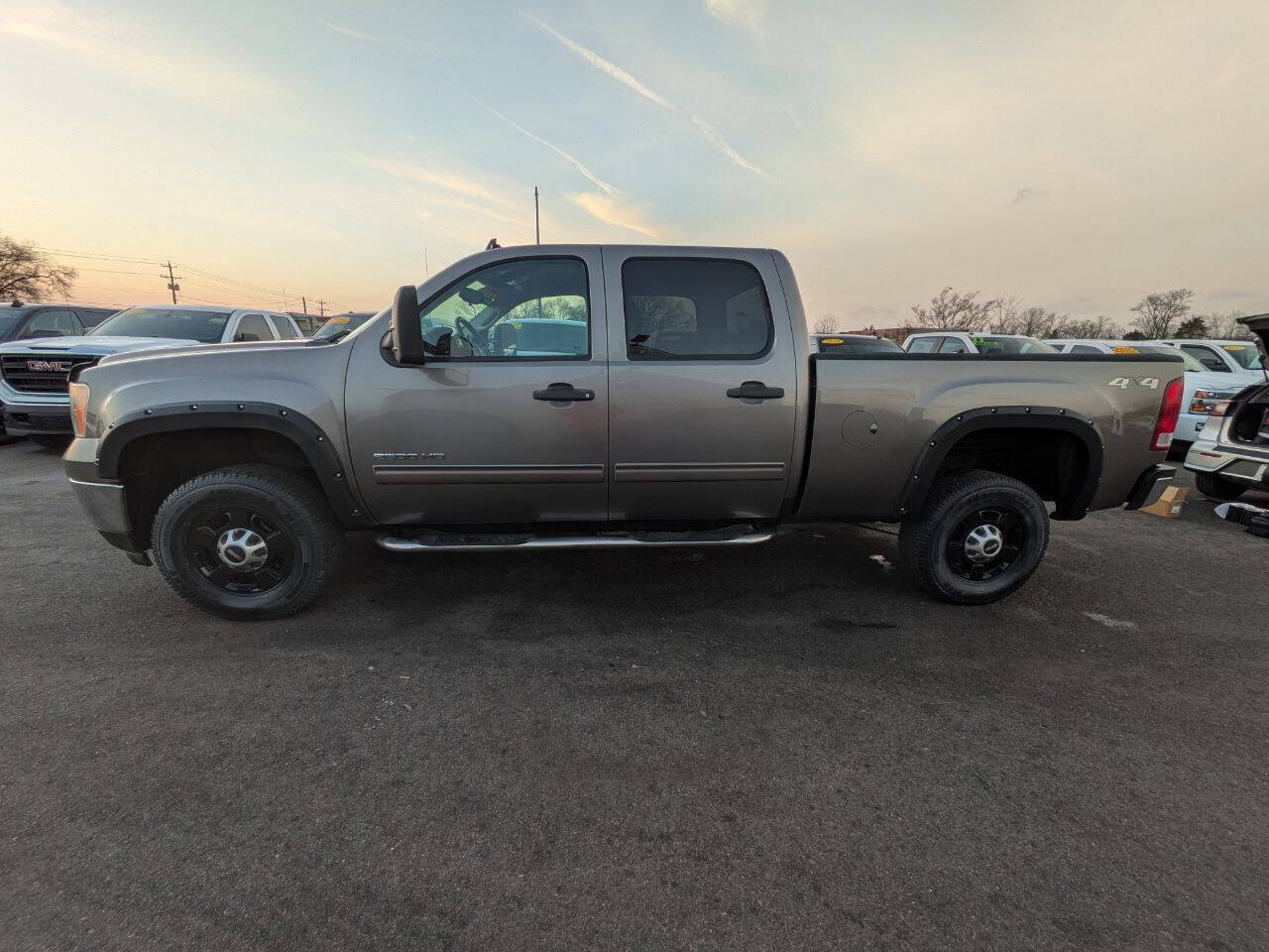 2013 GMC Sierra 2500HD SLE 4x4 4dr Crew Cab SB's photo