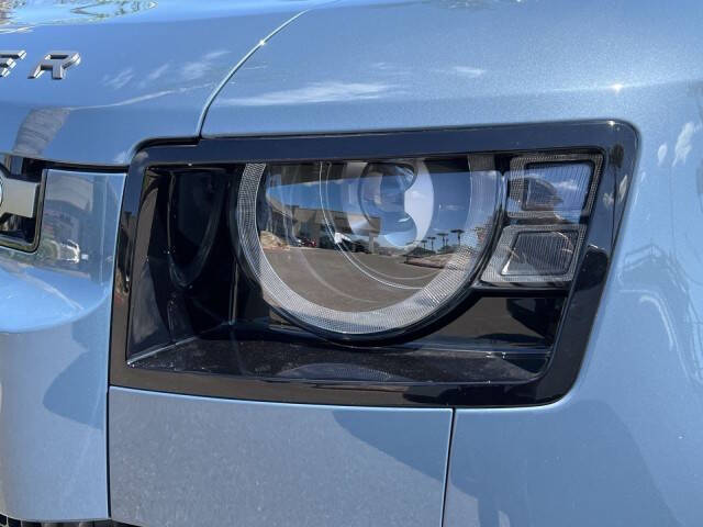 2025 Land Rover Defender 90 P400 X-Dynamic SE