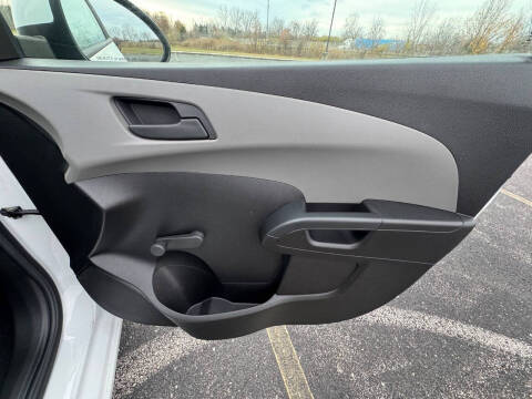 2016 Chevrolet Sonic LS Auto