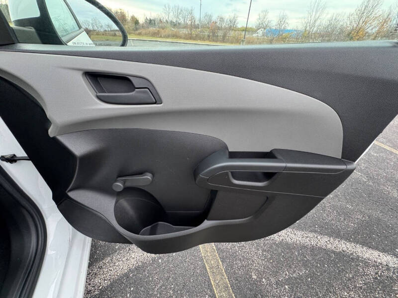 2016 Chevrolet Sonic LS Auto