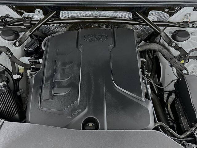 2025 Audi Q5 quattro Premium TFSI