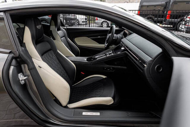 2024 Aston Martin DB12 V8