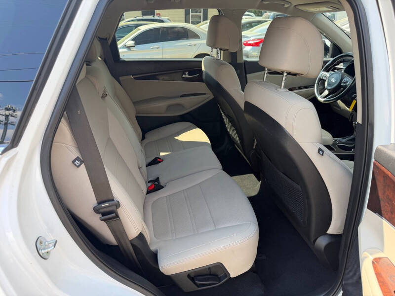 2017 Kia Sorento L