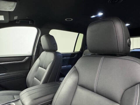 2024 GMC Acadia Elevation