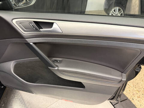 2015 Volkswagen Golf TSI SE